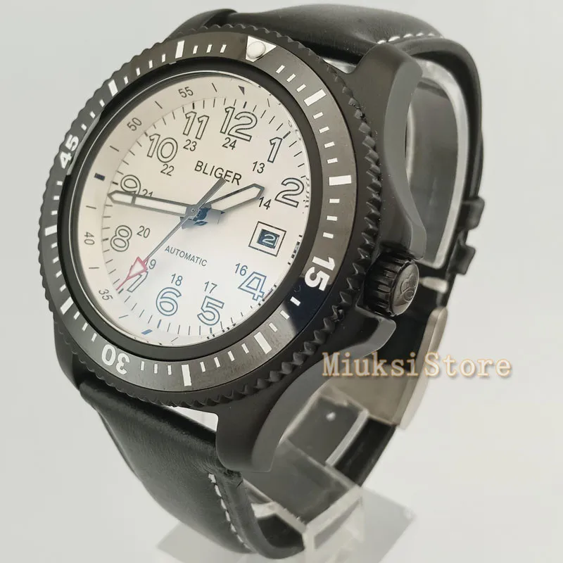 44 мм черный чехол с белым циферблатом арабские цифры автоматические спортивные