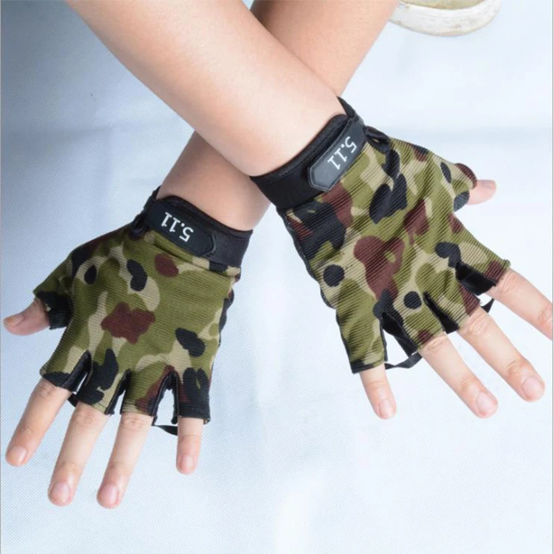 Камуфляжные перчатки с полпальца тактические веерные для тяжелой атлетики