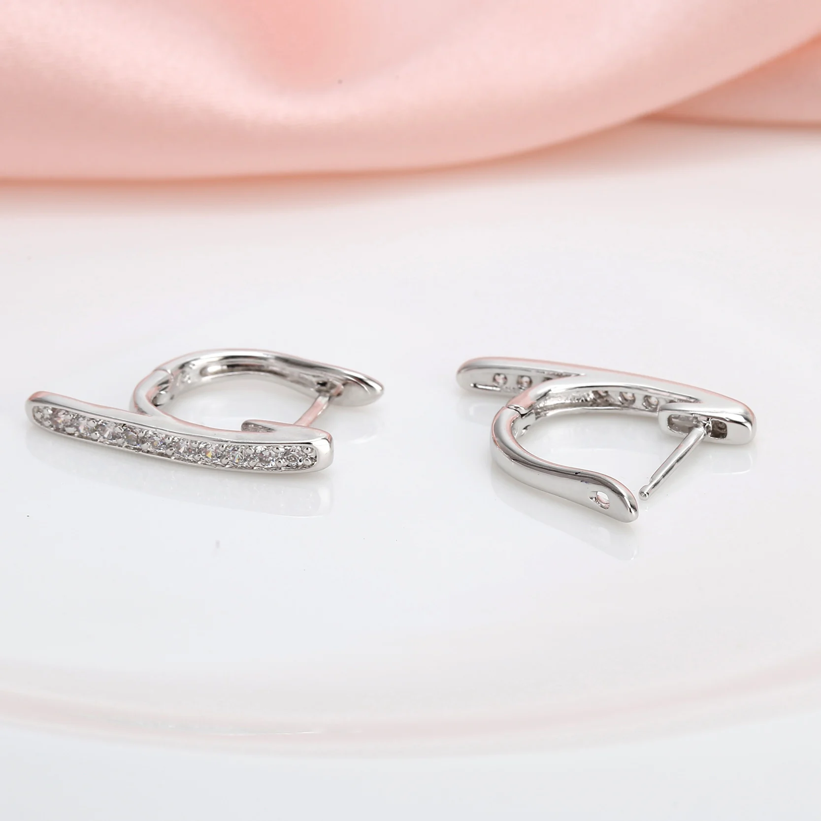 Manxiuni Новая мода серьги-гвоздики Роскошные u-образные CZ букле d'oreille женские ювелирные украшения для ушей геометрические серьги