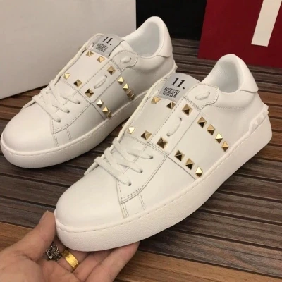 2019 Новая женская обувь повседневная на плоской подошве с заклепками пикантная