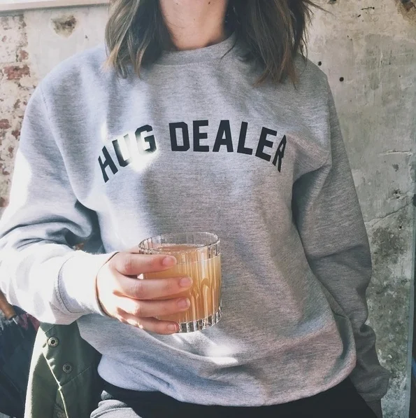 Простой крутой джемпер с забавными надписями и принтом оверсайз Женский свитшот