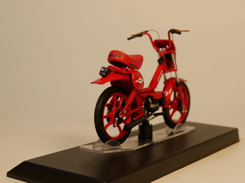 Авто ИНН 1:18 Масштаб мотоцикла MALAGUTI FIREBIRD литые модели| |
