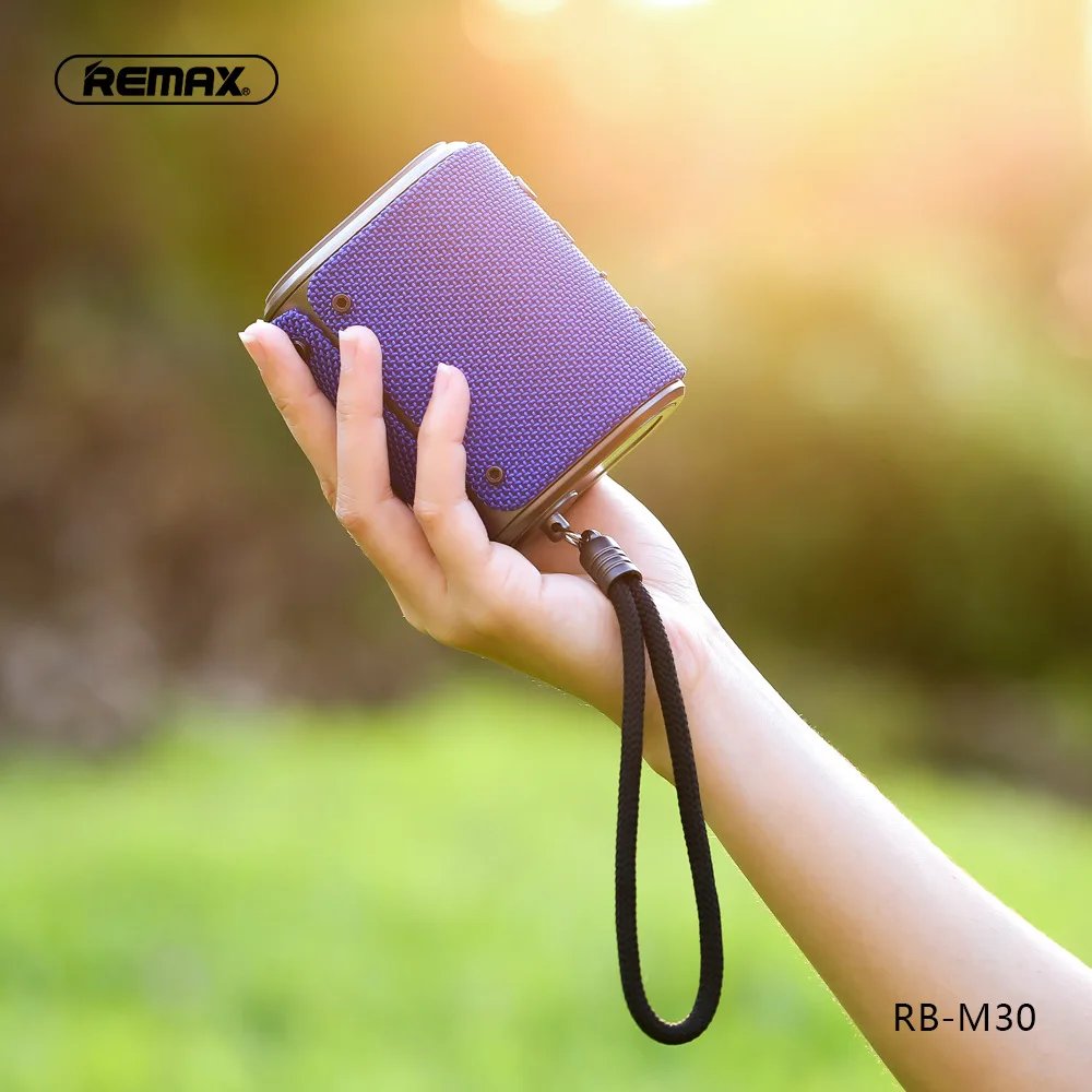 

Remax RB-M30 fashion Outdoor Bluetooth Speaker IPX6 Waterproof Dust-proof Bluetooth 4.2 Built-in Microphone Portable loudspeaker