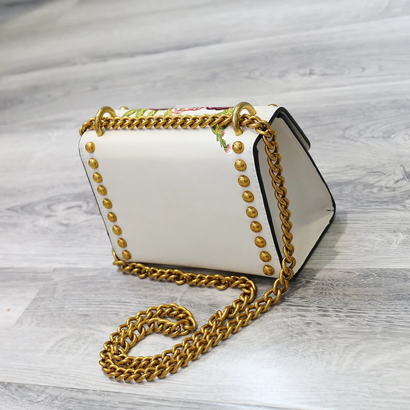 2020 Модные женские Сумки из искусственной кожи с заклепками вышивкой и цветами