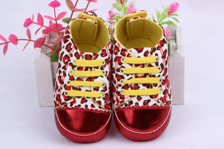 Леопардовая красивая детская обувь Детская золотого цвета с леопардовым принтом