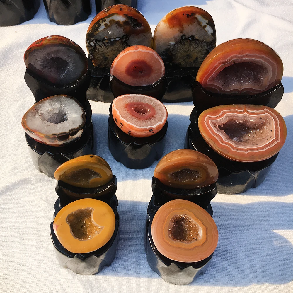 

Hight Quality Natural Agate Geode Mineral Rock Agate Cornucopia Rough Agate Carnelian Drusy Cluster Ornaments & Wood Stand