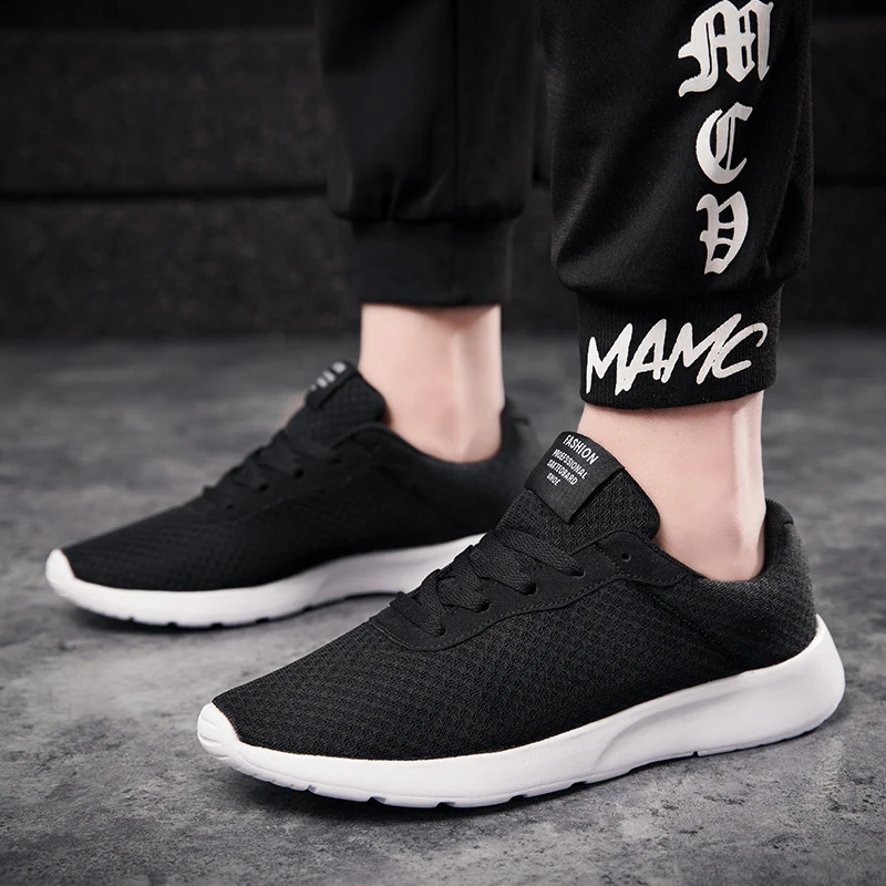 Мужские кроссовки на шнурках легкие дышащие из сетчатого материала для прогулок