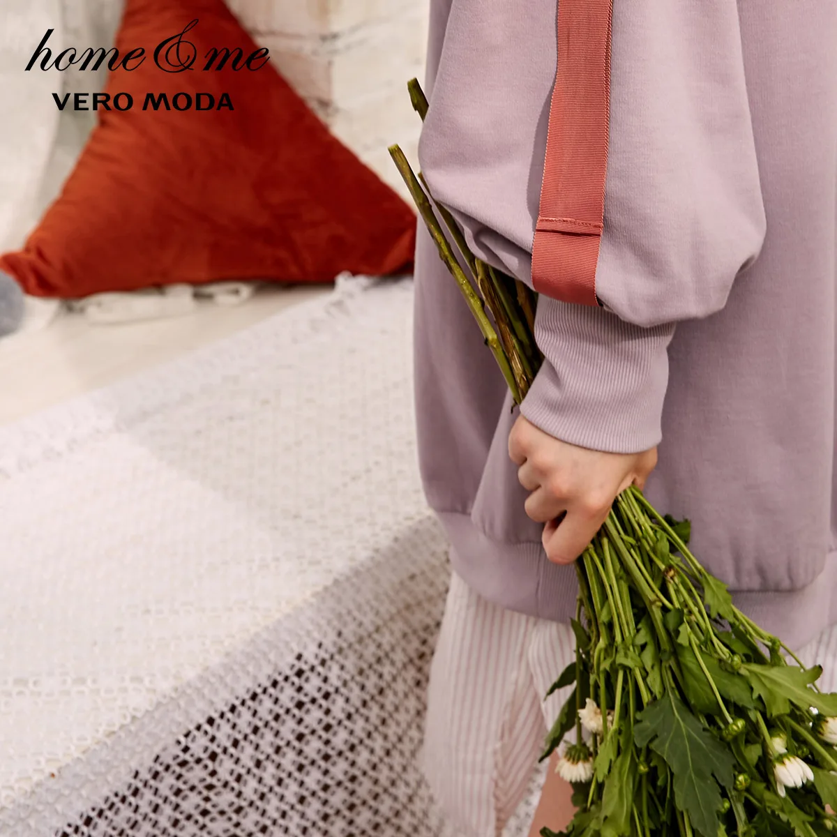Женская свободная толстовка с капюшоном круглым вырезом Vero Moda модель 3183R3503 |