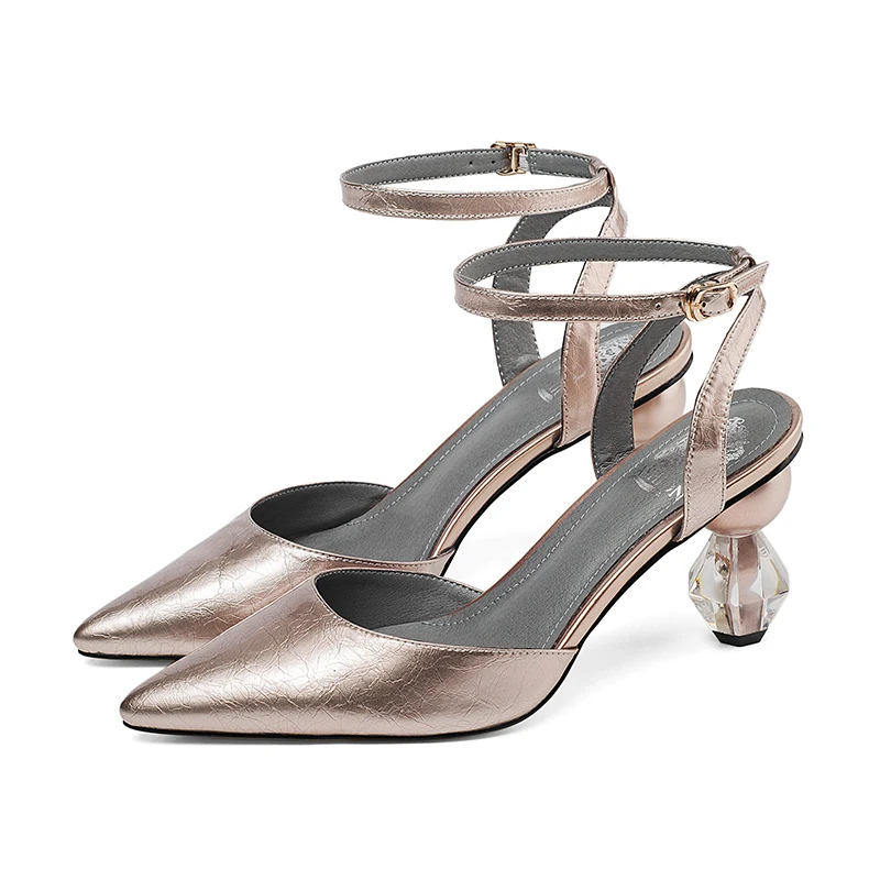 Женские босоножки с ремешком на щиколотке ISNOM прозрачные из коровьей кожи острым