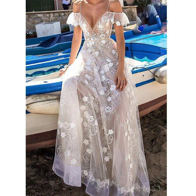 Женский кружевной комбинезон на бретелях с v образным вырезом и открытыми