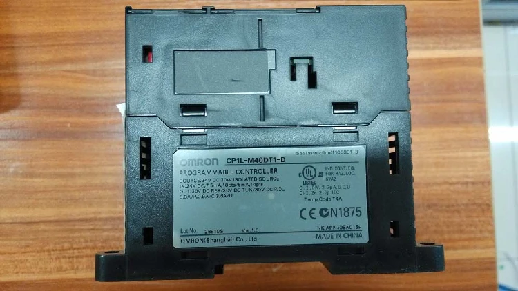 Новый или б/у оригинальный планшетофон CP1L ПЛК ЦП для Omron Sysmac 40 I/O 24 DI 16 DO транзистор