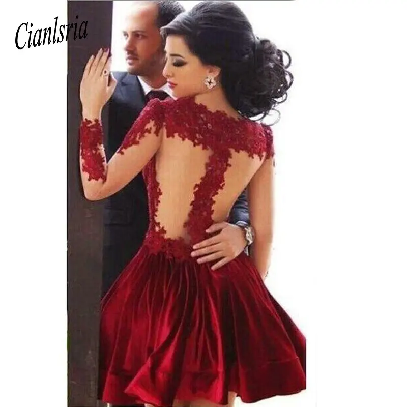 Атласные платья выше колена с высоким воротником и длинным рукавом прозрачное