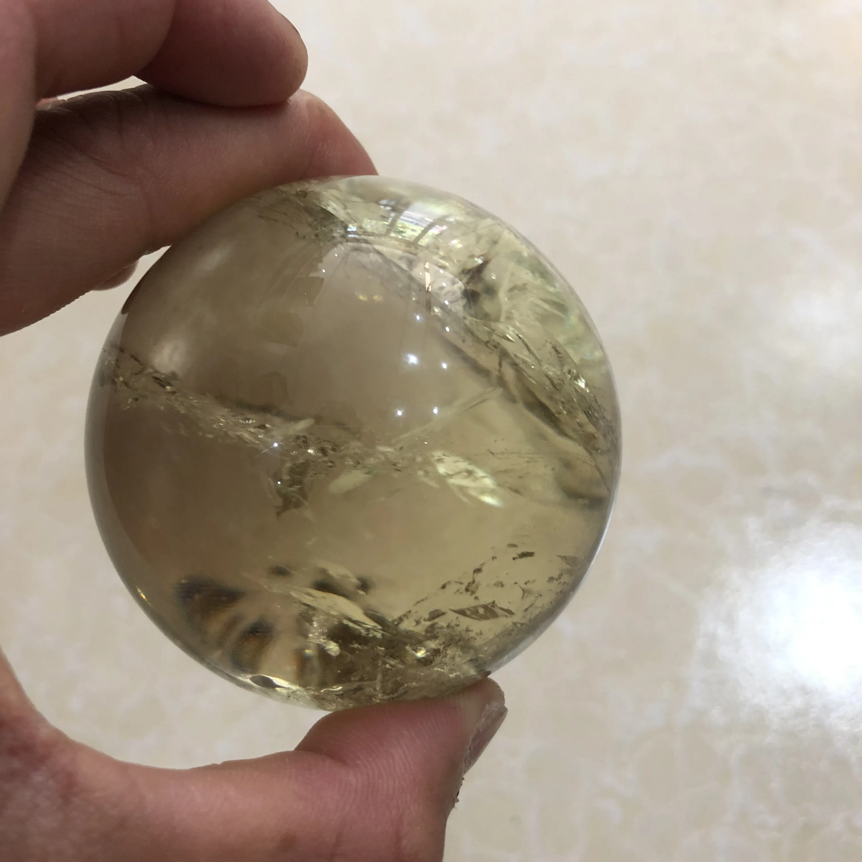 Натуральный кварцевый топаз 6 см