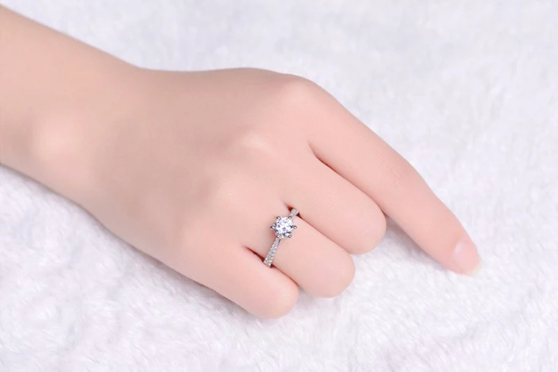 Женское кольцо из серебра 100% пробы с фианитом 1 карат|Кольца| |
