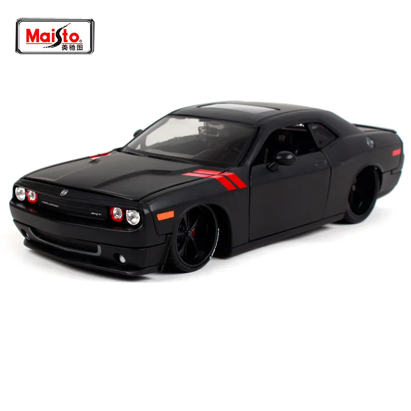 

Maisto 1:24 2008 DODGE Challenger Modified version of the car model cool black Diecast Model Car Toy New In Box Free Shipping