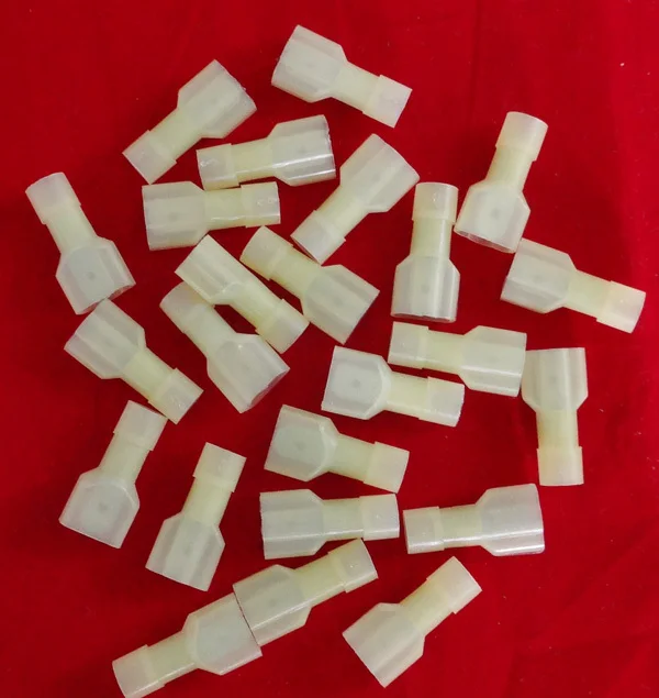 

50pcs/lot MDFNYA5.5-250 nylon full-insulating terminal block with slot