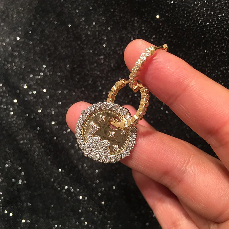 Высококачественные великолепные асимметричные серьги золотого цвета в форме