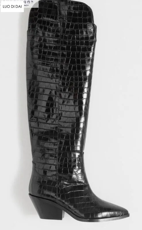 Женские полусапожки на блочном каблуке черные кожаные сапоги до середины икры с