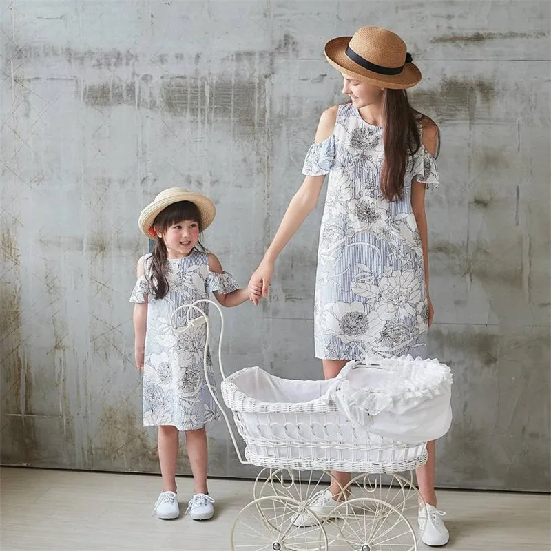 2019 Hot Sell Pop Print Floral Parent Dress Mother and Daughter Women's Striped Open-shoulder Short-sleeved | Мать и ребенок