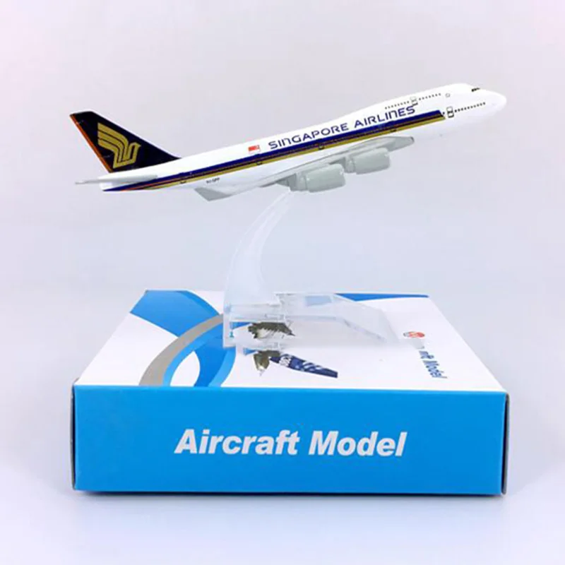 

16CM 1:400 Air Singapore Airplane Boeing B747-400 Model W Base Alloy Aircraft Plane Airline Collectible Display Toy Collection