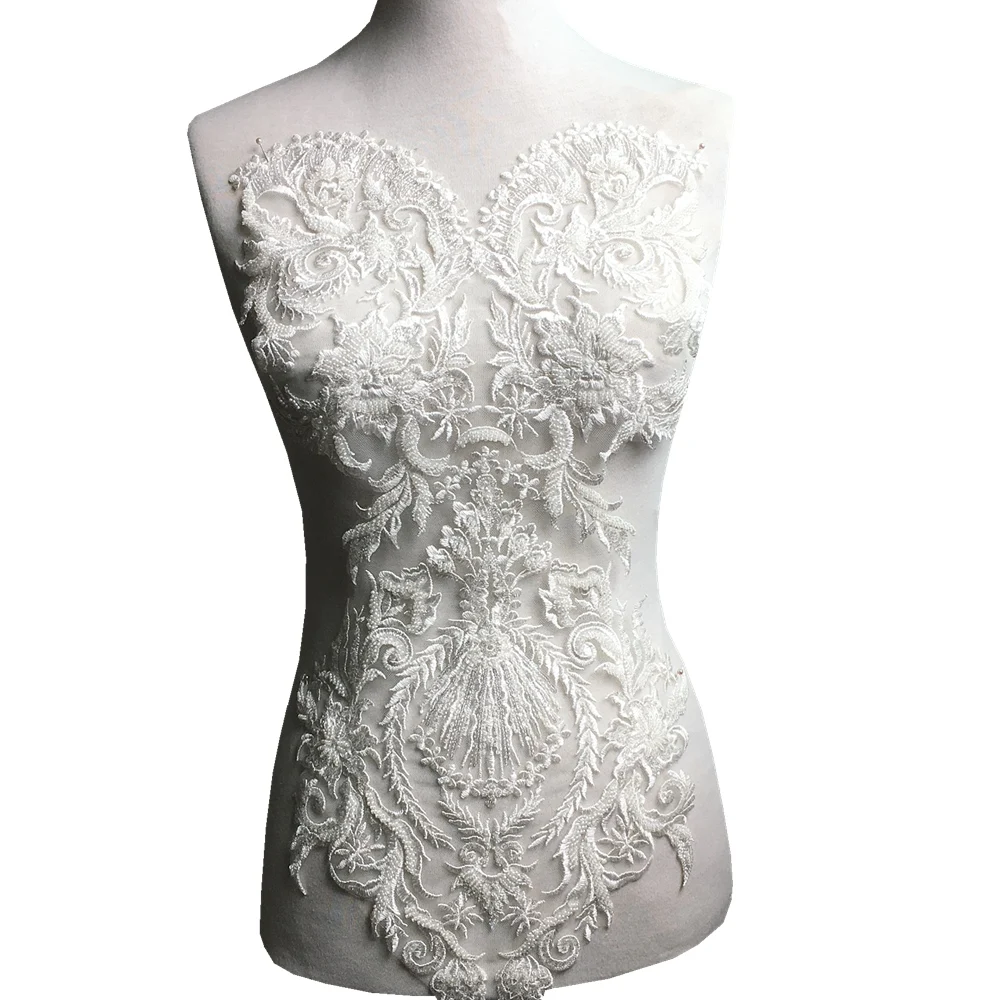 Белая вышитая бисером нашивка вышивка на свадебном платье Вышивка аппликациями