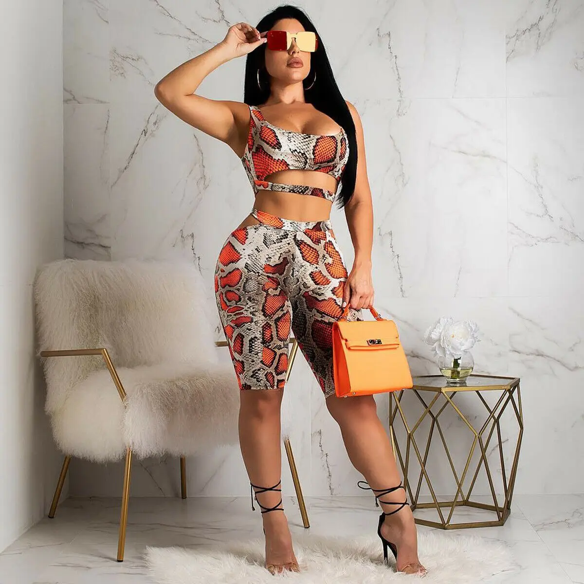 Укороченный топ из змеиной кожи соблазнительные бандажные шорты комплекты 2
