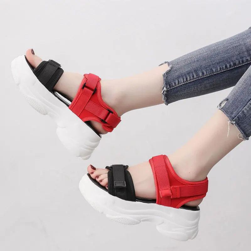 2019 г. Новые сандалии женская обувь на толстой подошве нескользящей оптовая