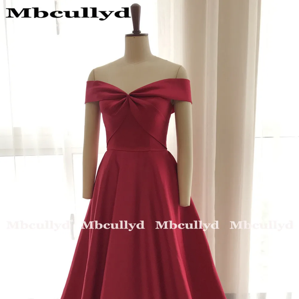 Женское вечернее платье со шлейфом красное элегантное с V-образным вырезом