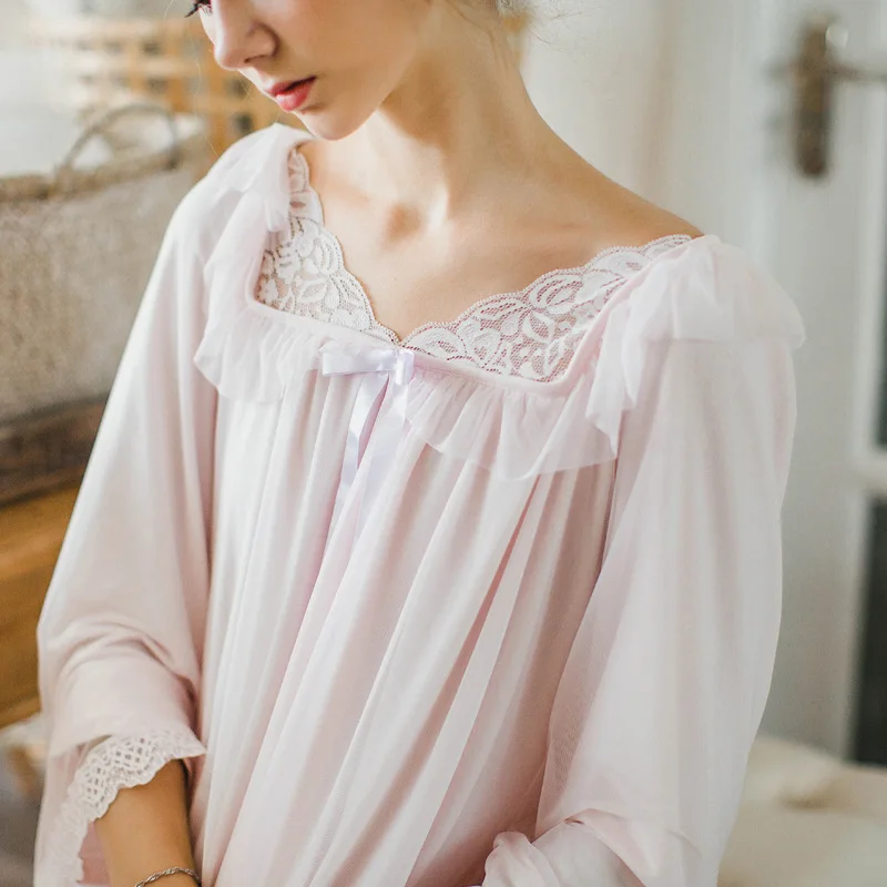 

New Women Sexy Gowns Cotton Princess Nightgown Ladies Vintage Lace Bridesmaid Nightwear European Retro Peignoir Wedding SW1712