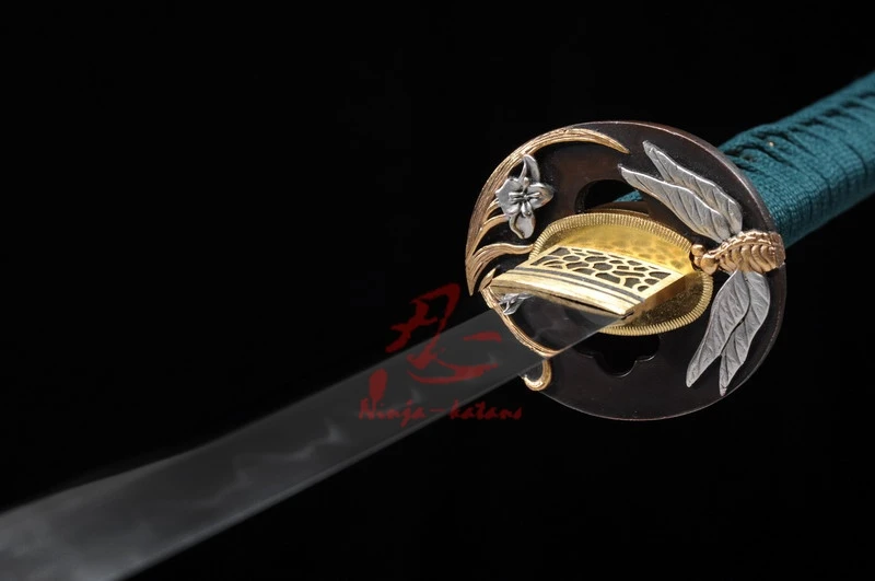Ручная кованая T 10 стальная обкладка глиной лезвия Стрекоза tsuba Катана готовый