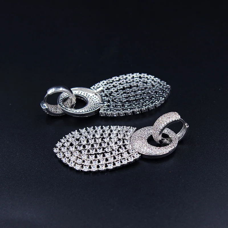 Серьги-подвески женские из белого золота с фианитами LD121007 | Украшения и