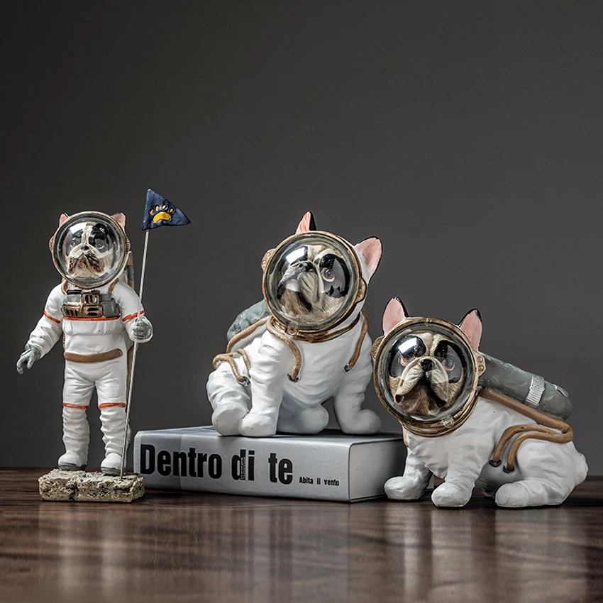

Morden Resin crafts Creative Astronaut Ornament Cute Figurines & Miniatures New Office Furnishing Articles wedding Home decor