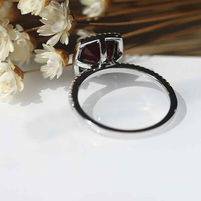 

DUPUY Ring For Women VS Cushion Cutting Rectangle Garnet Rings Classic Prong Setting Engagement Wedding Diamond Ring D180049
