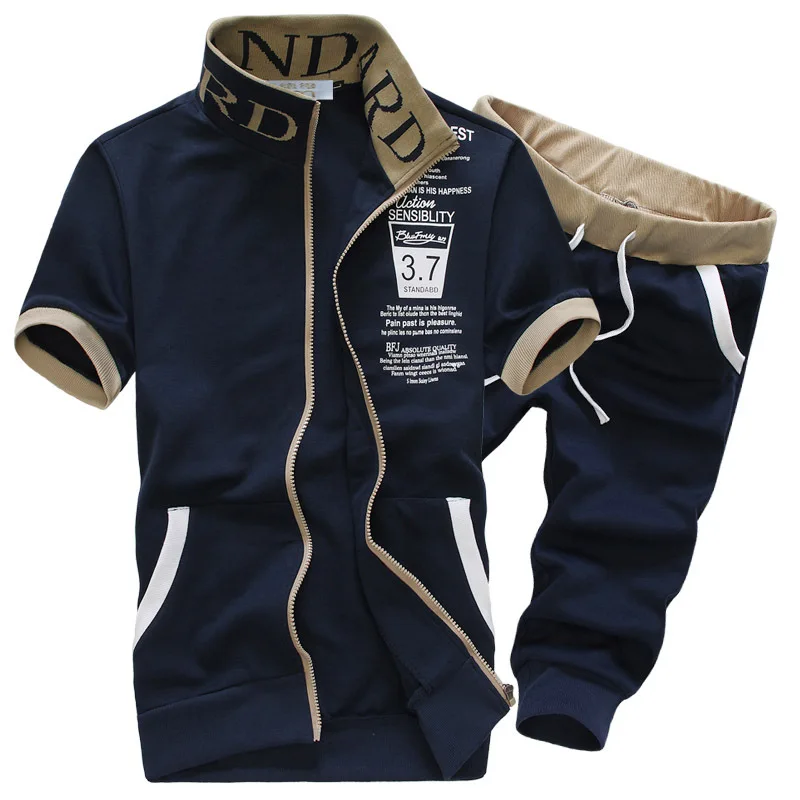 

Мужской спортивный костюм с шортами и свитшотом с коротким рукавом