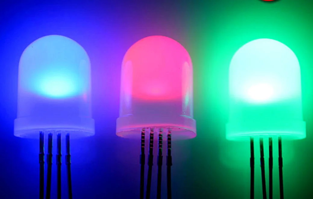 50 шт. 10 мм RGB СВЕТОДИОДНЫЕ диффузные огни общий анод триколор красный зеленый