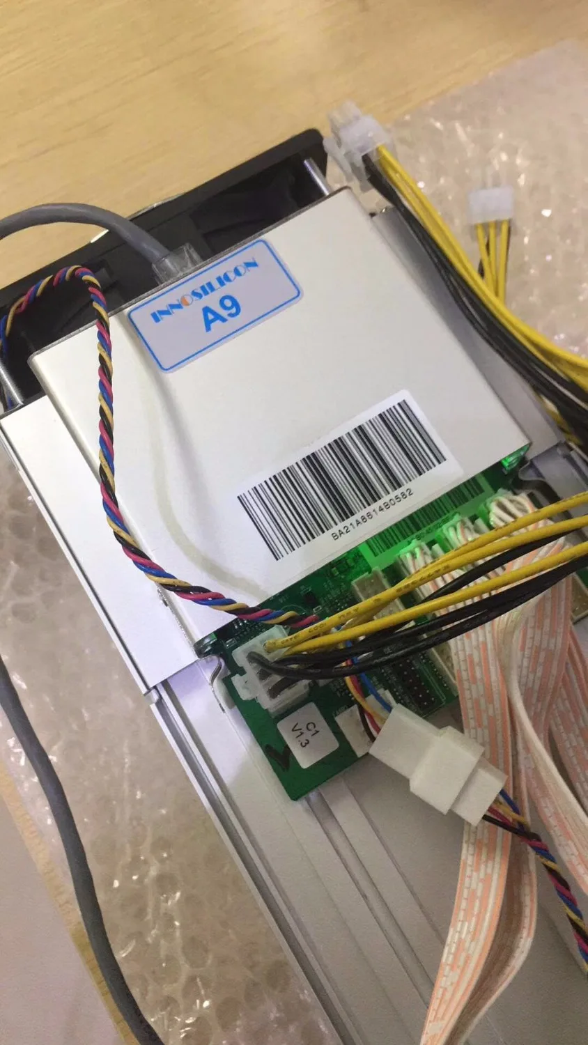 YUNHUI б/у Zcash Шахтер ZCL ЗХ BTG Innosilicon A9 ZMaster 50k sol/s Equihash Miner с 1800W блок питания лучше, чем Antminer S9 Z9
