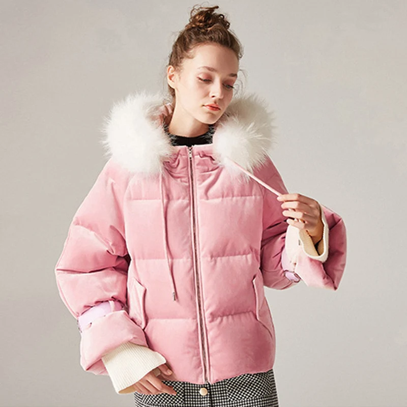 Женская зимняя куртка с большим воротником из натурального меха енота капюшоном