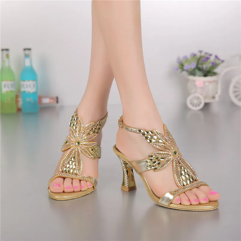 

2018 Summer Style New Leather Elegant Bridal Sandals Womens Crystal Diamond Wedding Shoes Luxury Stiletto Heels Large Size