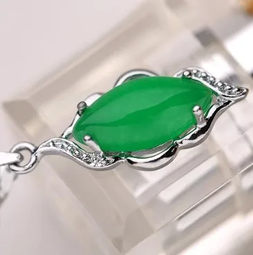 Новая мода ювелирные изделия Зеленый малайский камень кулон ожерелье Кристалл