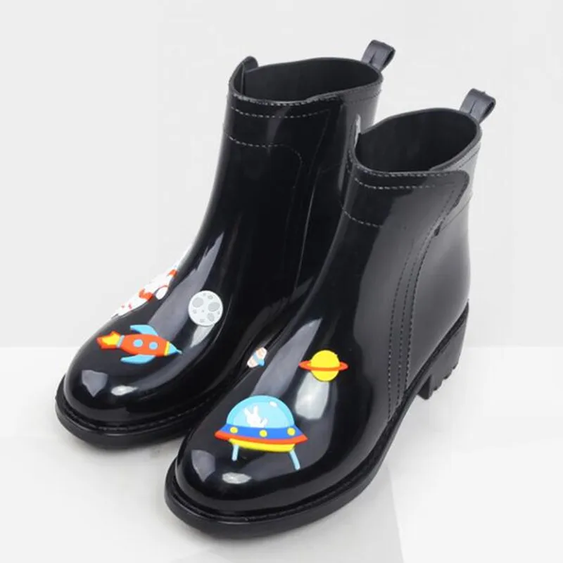 

Rouroliu Women PVC Ankle Rain Boots Cartoon Animals Waterproof Water Shoes Woman Rainboots Wellies Slip-on TR114