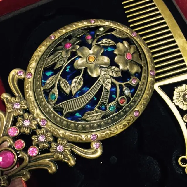 Зеркало для макияжа в китайском винтажном стиле с вырезами Стразы зеркало и