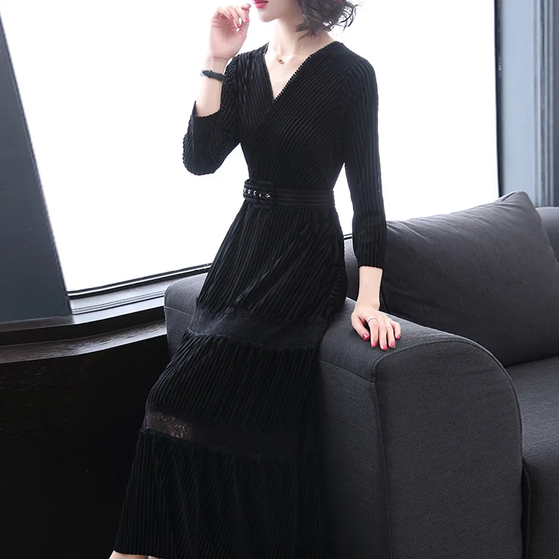 

Spring and Autumn Fashion New Long Sleeved Gold Velvet Dress V Neck Lace Waist Dress