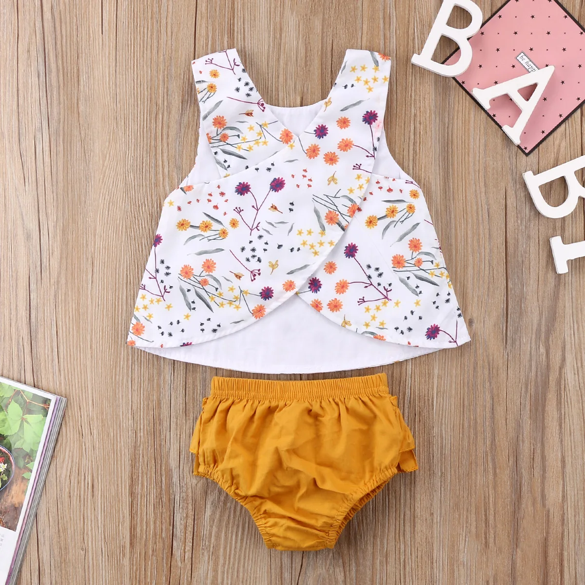 2017 Одежда для маленьких девочек желтая футболка с цветочным принтом Топы