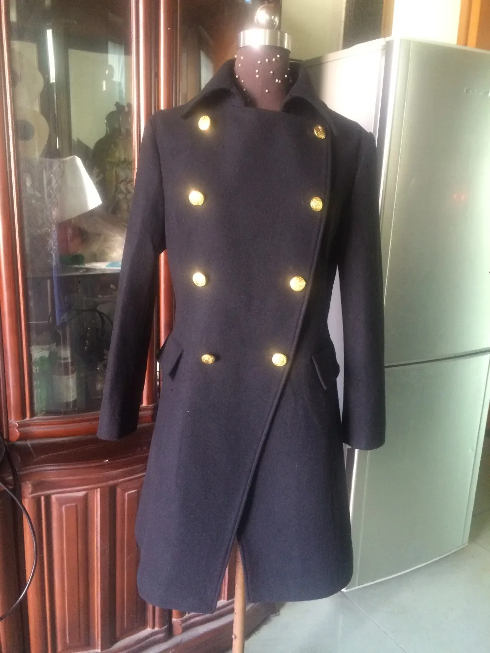 Женское шерстяное пальто простое однобортное длинное с отложным воротником и