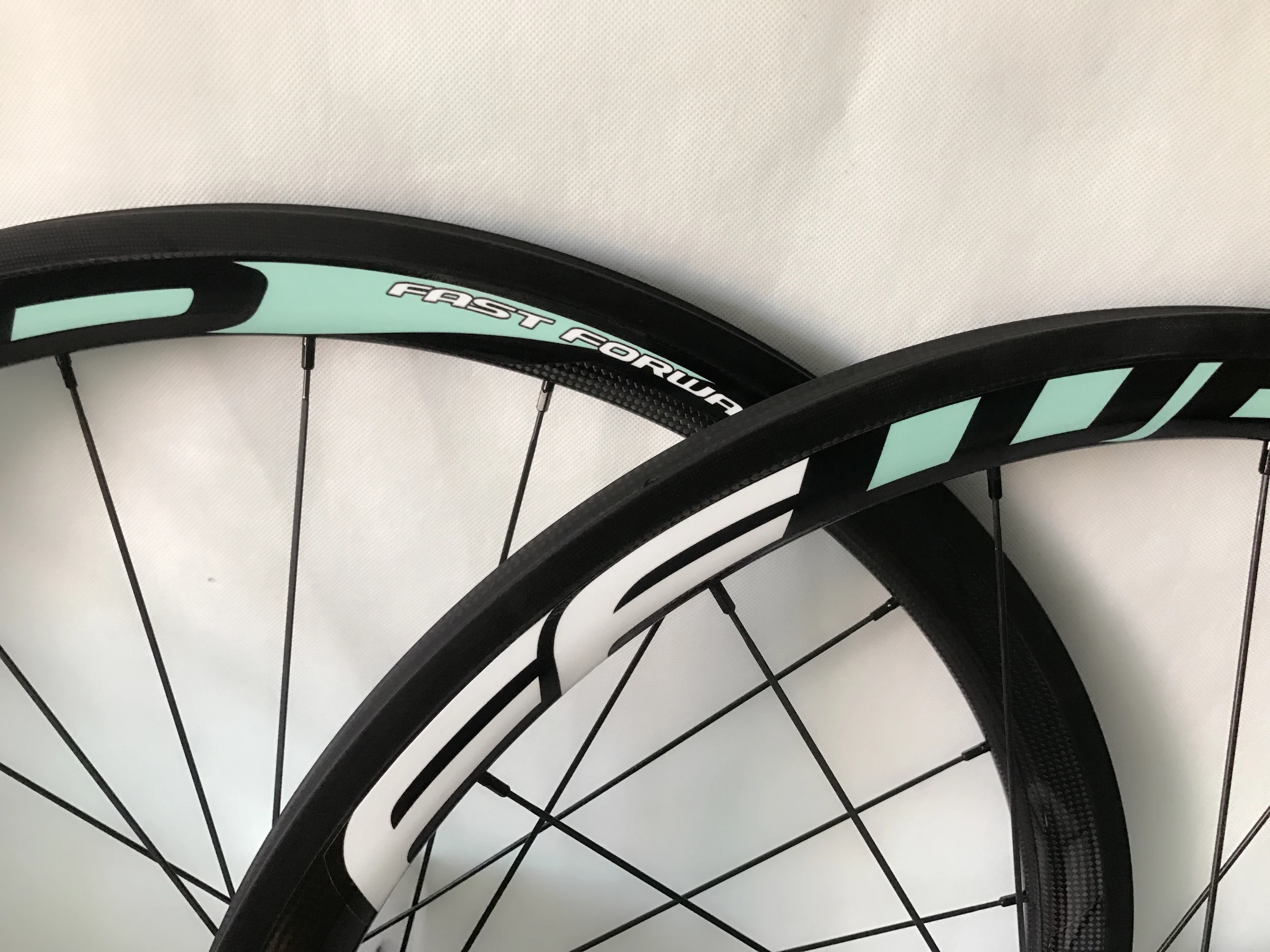 

2019 new carbon fiber road V brake wheels 23/25mm wide clincher/tubular/tubeless Gold paint riding more shiny carbon road wheels