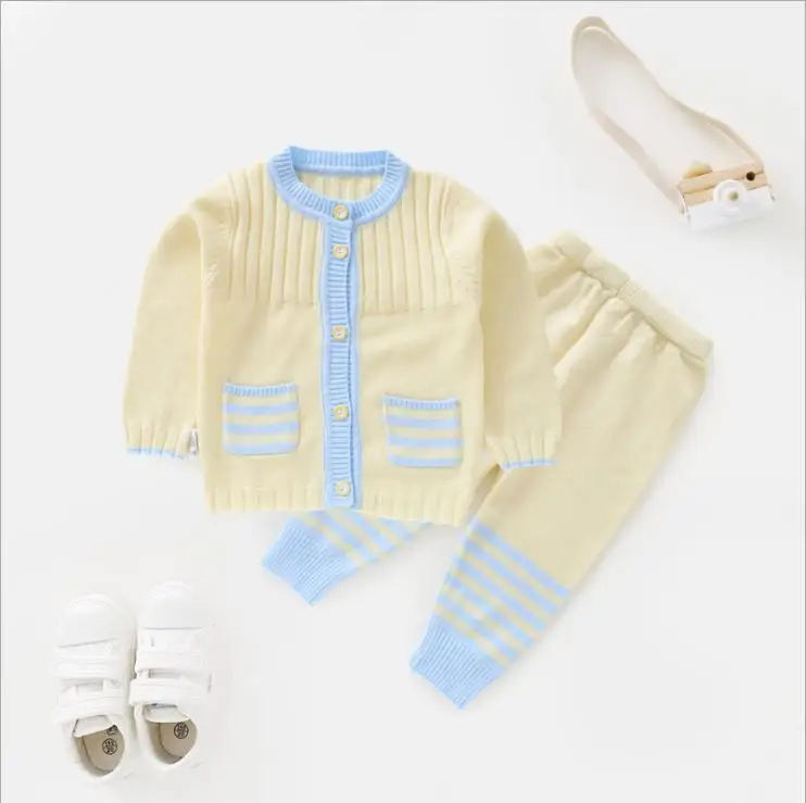 Мягкий теплый свитер в полоску для малышей |