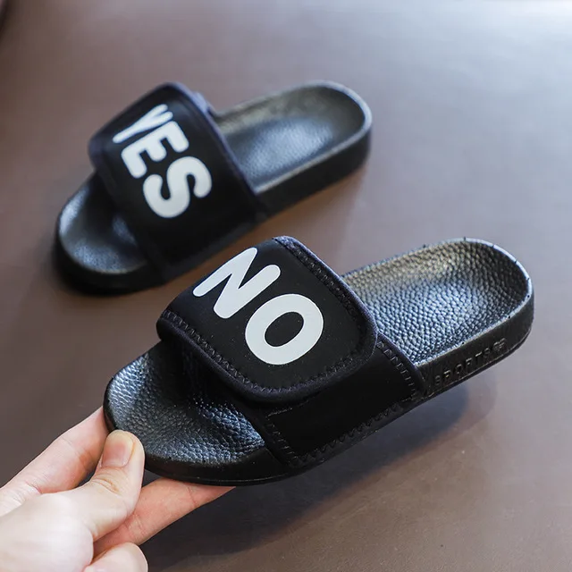 Летние детские тапочки для мальчиков 2021 Детские сланцы модные пляжные с надписью
