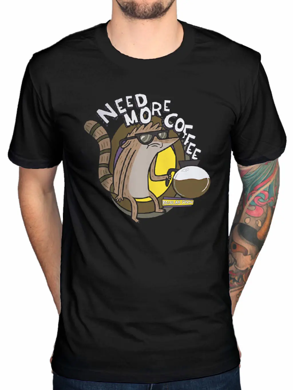 Официальный обычное шоу Ригби нужно больше Кофе футболка мардохей мультфильм