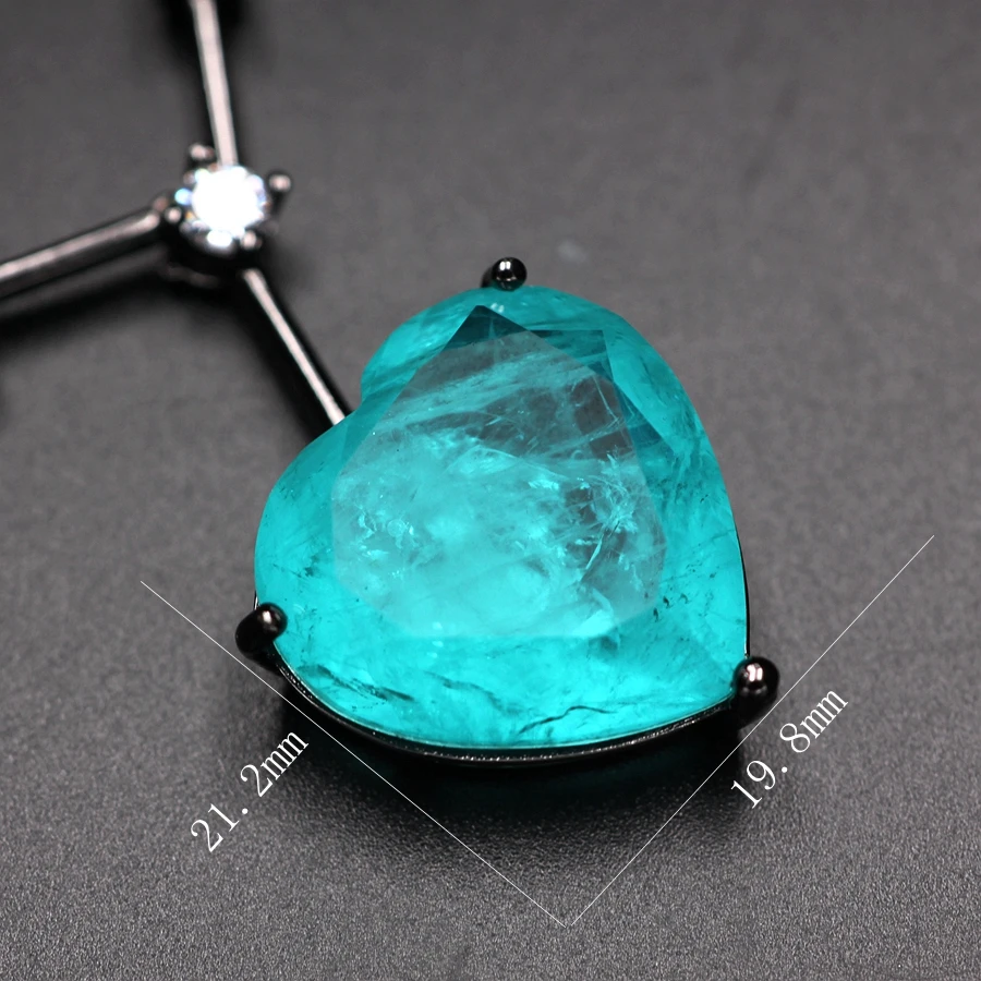 Роскошное ожерелье с подвеской из зеленого и синего сплава в форме сердца для