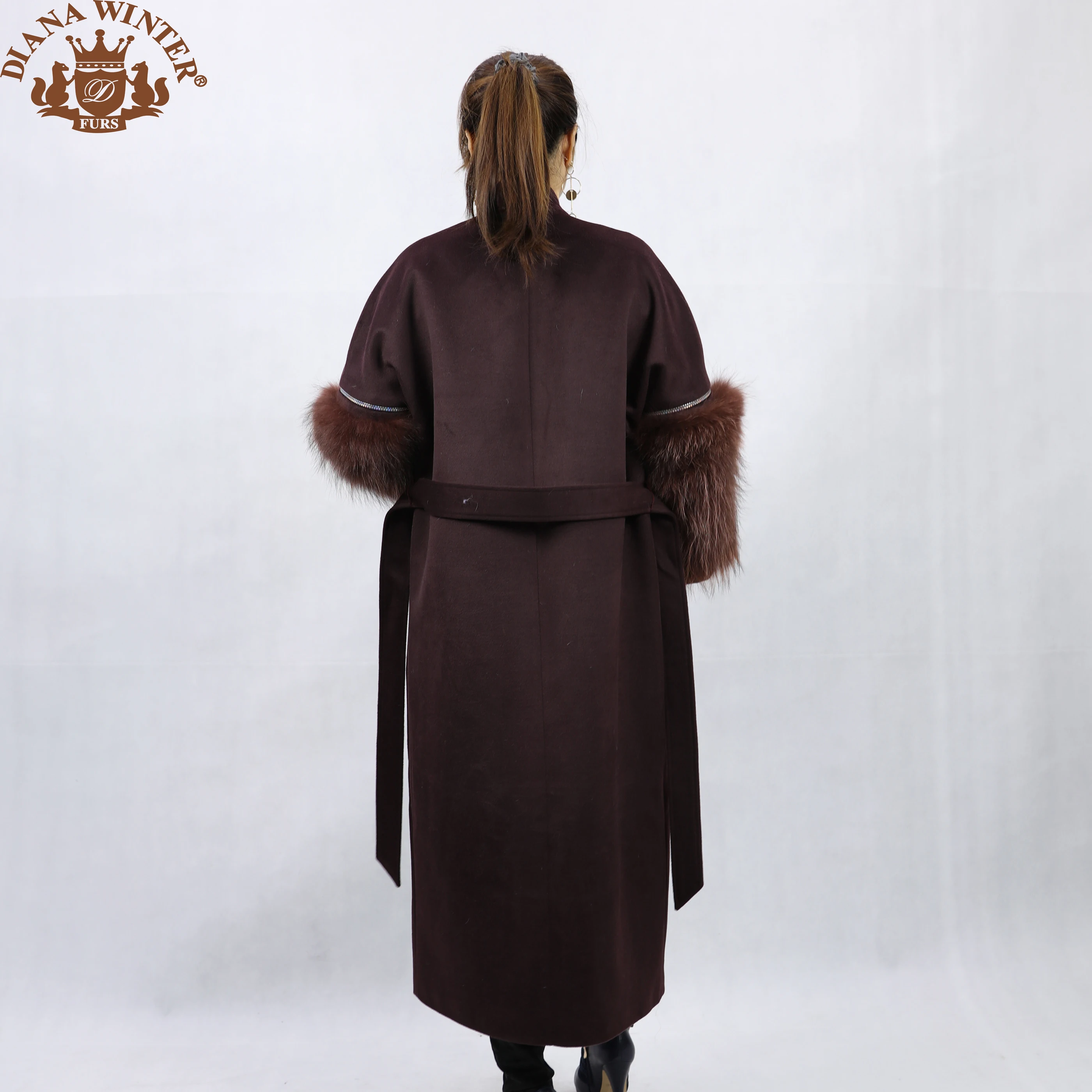 Женское пальто с лисьим мехом DIANA WINTER2019|Женские пальто| |